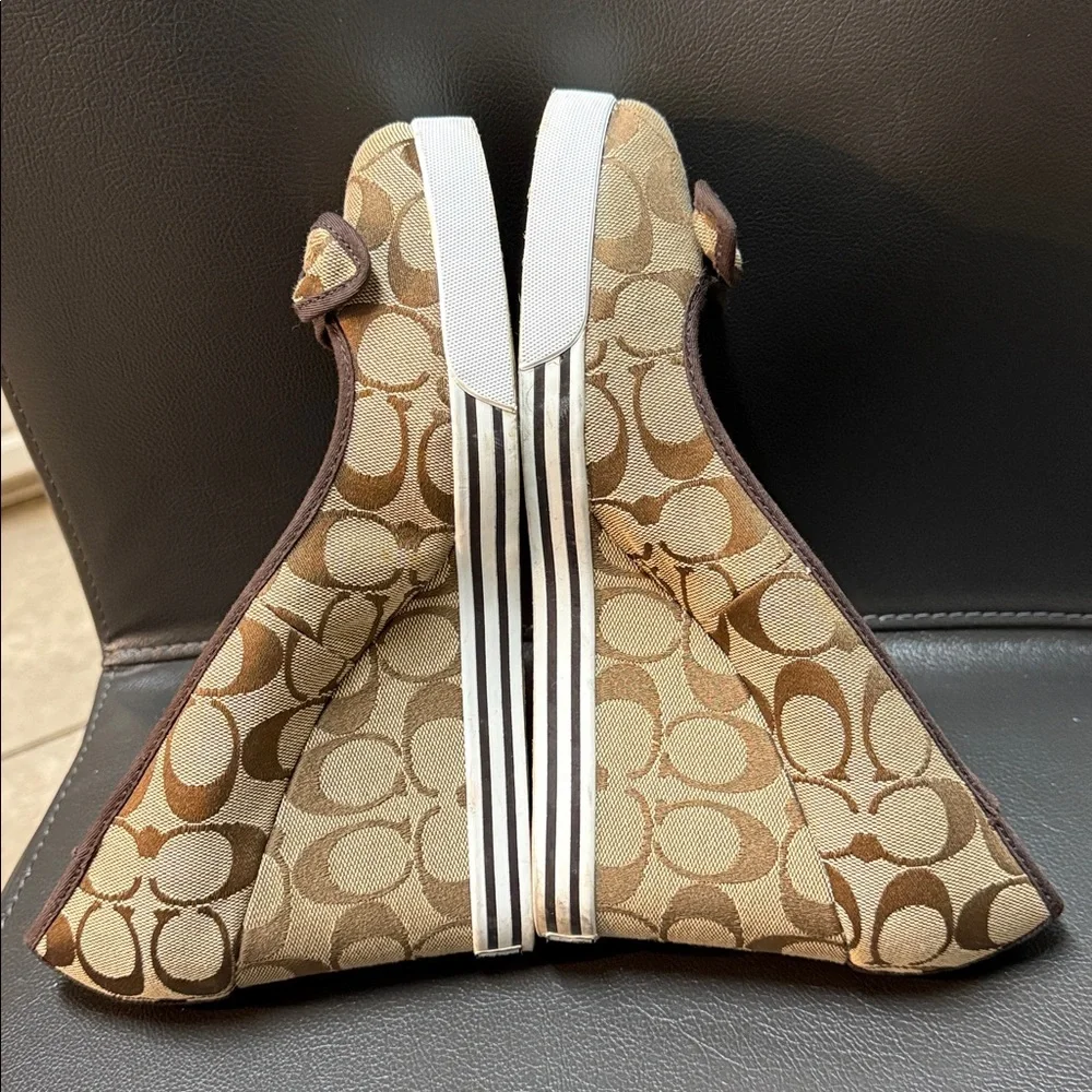 Coach Signature Sweetie Wedges - Tikonze Apapa Foundation - Picture 13 of 16